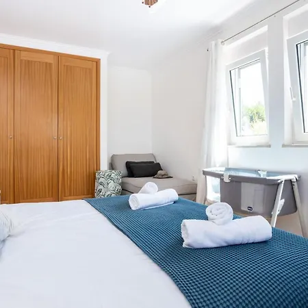 Ultimate Family Home With Private Pool & Sauna Βίλα