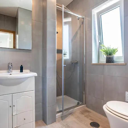 Ultimate Family Home With Private Pool & Sauna Βίλα