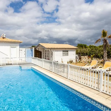 Ultimate Family Home With Private Pool & Sauna Βίλα