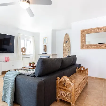 Ultimate Family Home With Private Pool & Sauna Vila